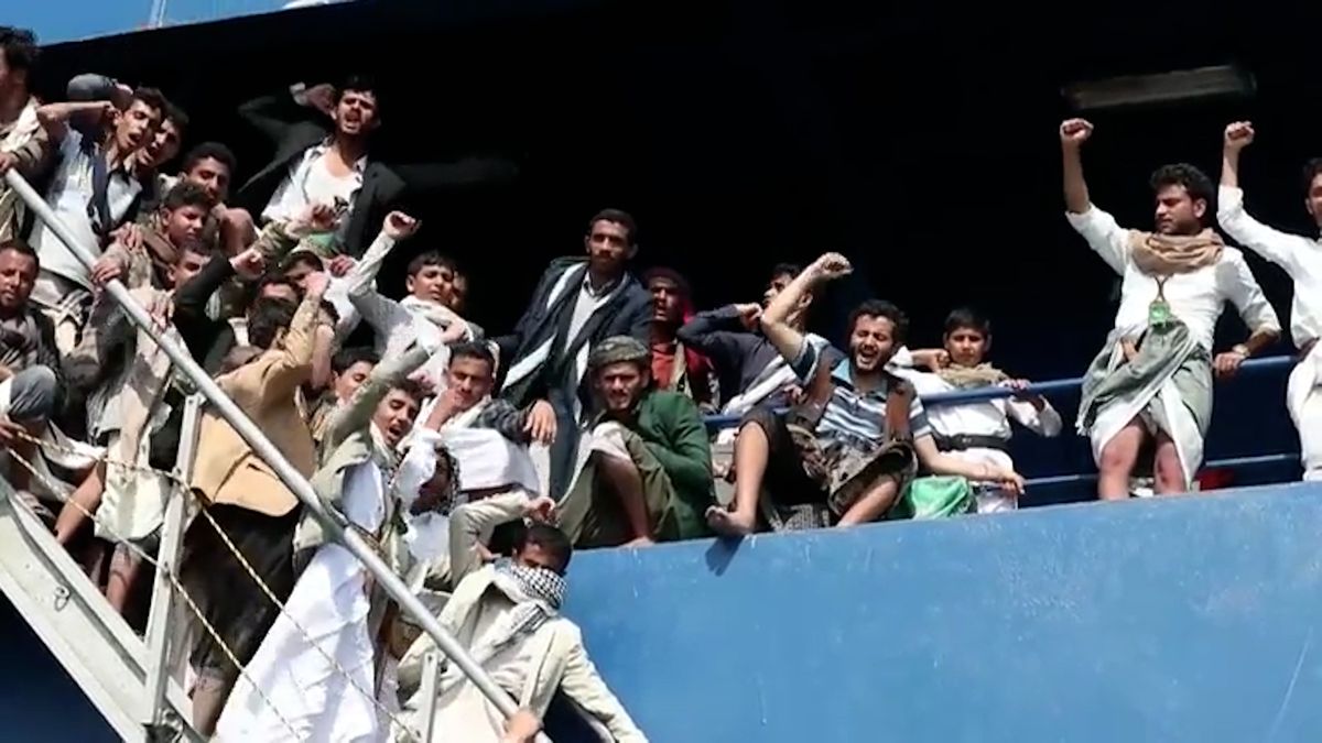 Jemenští povstalci přeměnili unesenou loď v Rudém moři na turistickou atrakci